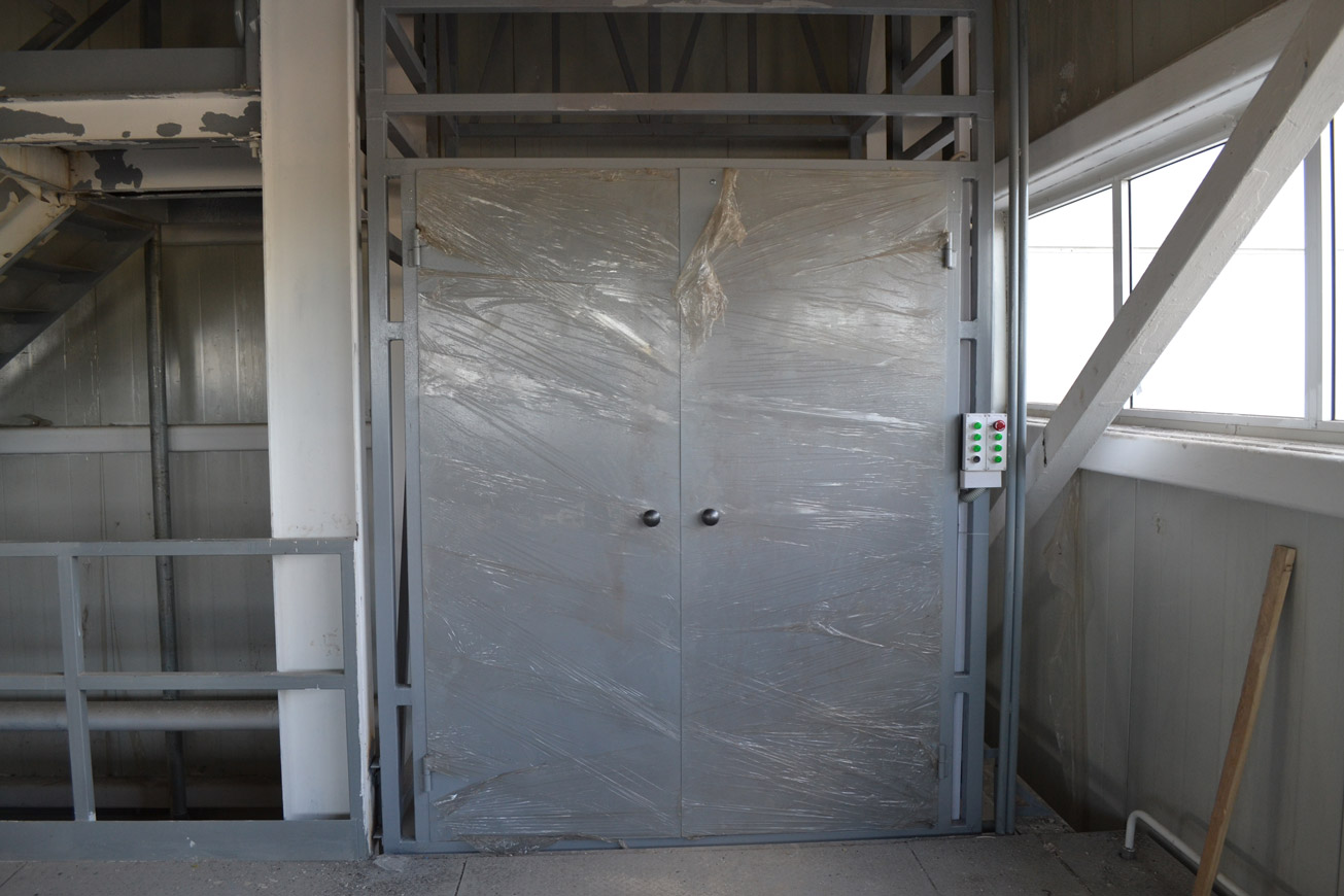 Подъемник грузовой в металлокаркасной шахте, 1000 кг, Иваново