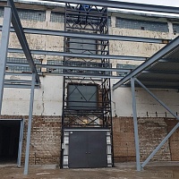 Подъемник в металлокаркасной шахте на 3 остановки, 3000 кг в Сорочинске